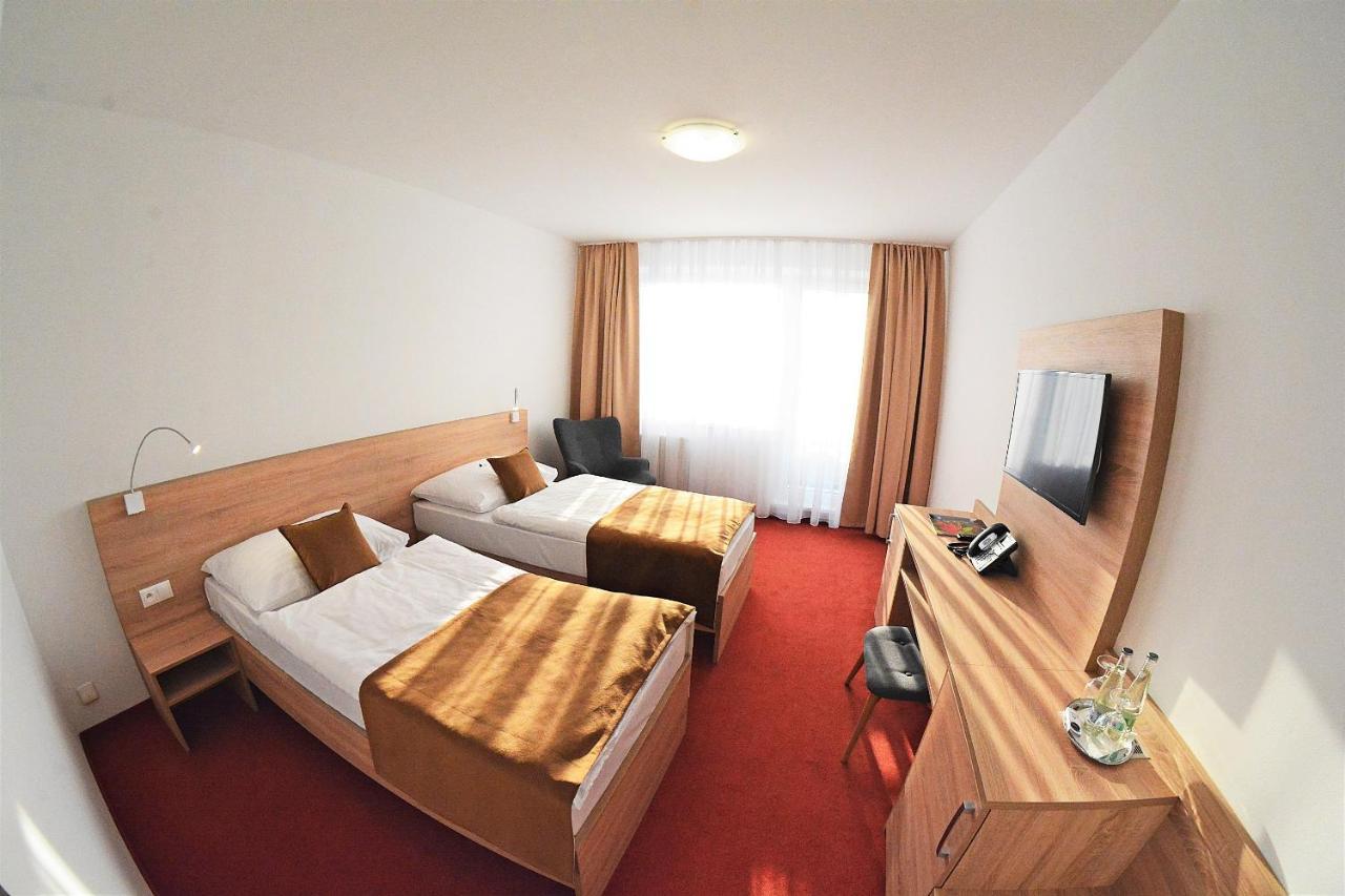 Alexandra Šport Hotel Púchov Exteriör bild